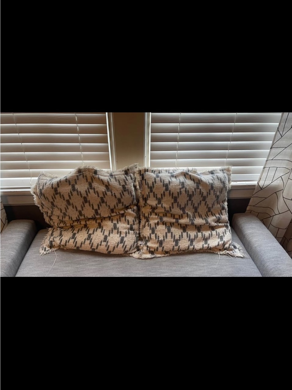 Set of 2 Navy & Cream Throw Pillows